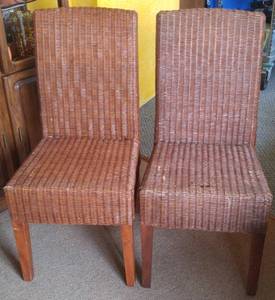 lot 305 image: Rattan Chairs L