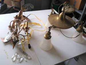 lot 312 image: Hanging Lights.