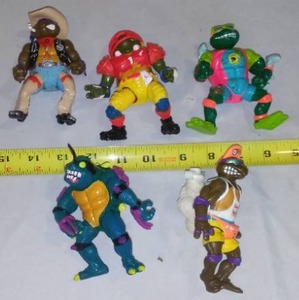 lot 442 image: TMNT Teenage Mutant Ninja Turtles (5) Action Figures.