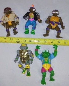 lot 443 image: TMNT Teenage Mutant Ninja Turtles (5) Action Figures.