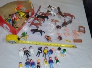 lot 447 image: Toys Cavalry, Horses, Pigs, Buzzards And Much More.