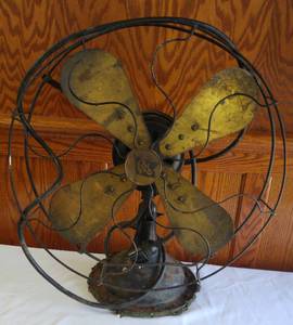 lot 334 image: Vintage Robbins and Myers 18 in. Fan.