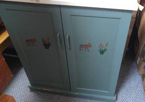 lot 361 image: Rolling Kitchen Storage Cabinet Island.