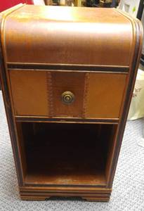 lot 364 image: 1 Drawer Vintage Stand.