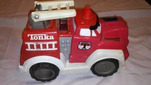 lot 385 image: Tonka Plastic Fire Truck