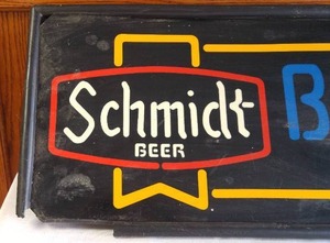 lot 319 image: Schmidt Lighted Beer Beverage Sign.