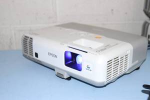 lot 31 image: Epson PowerLite 93 XGA Conference Room  Home Theater HD Projector  Projection System with HDMI