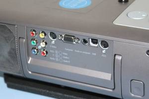 lot 70 image: Philips Entry-Level Computer & Video Projector  Projection System with Remote Control & Cables