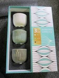 lot 52 image: 3 new scented candles ...