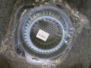 lot 59 image: new collapsible colanders ...