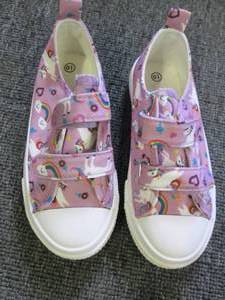lot 114 image: new toddlers size 10 girls shoes ...