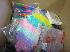 lot 126 image: box of fidget toys ...
