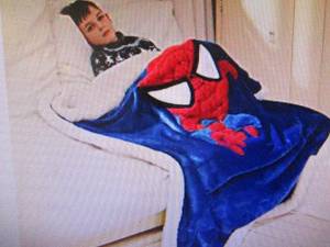 lot 141 image: Marvel Kids Spiderman Throw Blanket...