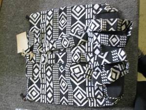 lot 155 image: new black and white casual day back...