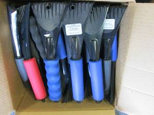 lot 185 image: box of new ice scrapers ...