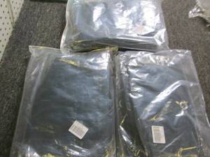 lot 236 image: new 3-2 packs of planters ...