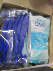 lot 279 image: new 10 bags of 5 twin blade razors ...