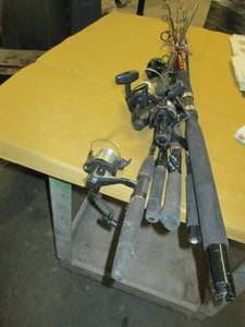 lot 319 image: 6 fishing rods 4 with reels ...