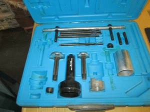 lot 345 image: rotunda ford 2.8 L-v-6 engine servi...