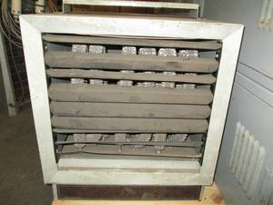 lot 352 image: martin 240v electric heater came ou...