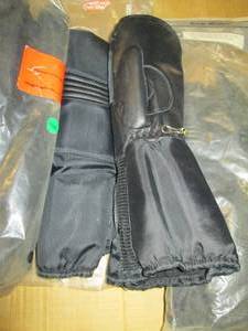 lot 368 image: 3 new sets of winter chopper gloves...