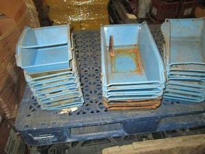 lot 391 image: 21 various size parts bins ...