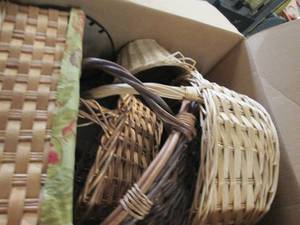 lot 421 image: box of wicker baskets ...