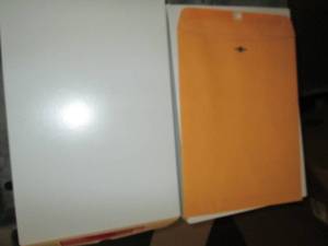 lot 472 image: 2 boxes of 100 universal clasp enve...