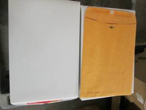 lot 473 image: 2 boxes of 100 universal clasp enve...