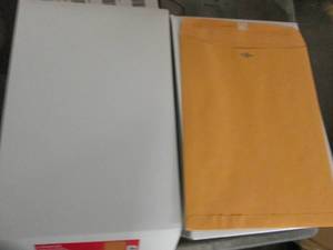 lot 474 image: 2 boxes of 100 universal clasp enve...