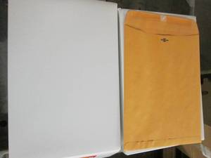 lot 476 image: 2 boxes of 100 universal clasp enve...