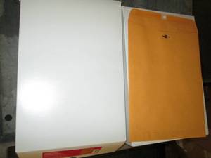 lot 477 image: 2 boxes of 100 universal clasp enve...