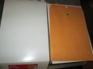 lot 479 image: 2 boxes of 100 universal clasp enve...