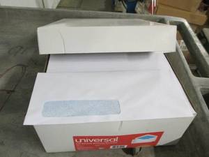 lot 502 image: Case of universal #10  4 18 x 9 1...