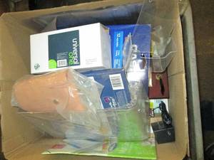 lot 504 image: box of office items ...