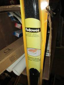 lot 512 image: box of memory foam wrist rests, pro...