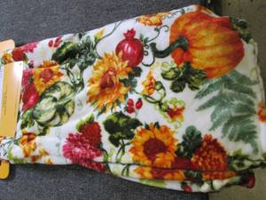 lot 541 image: new harvest plush throw 50 inch x 6...