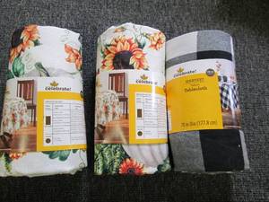 lot 545 image: 3 new harvest fabric table cloths ...