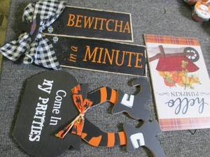 lot 593 image: halloween and fall decor ...