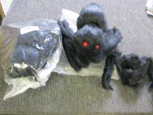 lot 594 image: 2new big and small spiders  spiders...