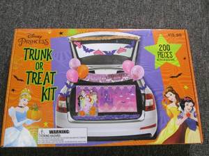 lot 632 image: new disney princess 200pc trunk or ...