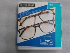Foster Grant 2 Pr Readers and Case ...