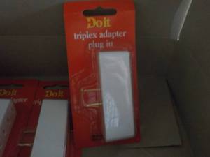 Case of Do It Triplex Adapter Plug ...