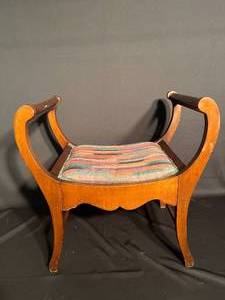 lot 137 image: Vintage Savonarola Roman Style Chair