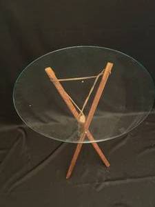 lot 18 image: Mid-Century Tripod Table