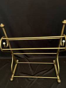 lot 145 image: Brass blanket holder.