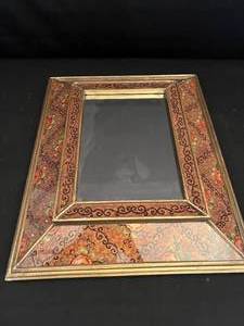lot 37 image: Reverse Painted Framed Mirror