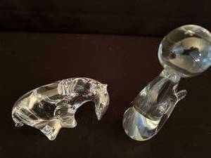 lot 99 image: Bear & Seal Glass Statues
