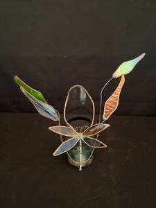 lot 107 image: Hand Made Dragon Fly Vase