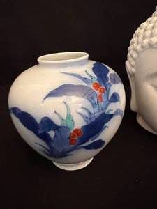lot 114 image: Pair of Asian Vases and Bust